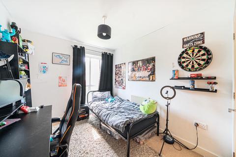 Flat 17, 2 Kendra Hall Road, South Croydon, CR2 6DT