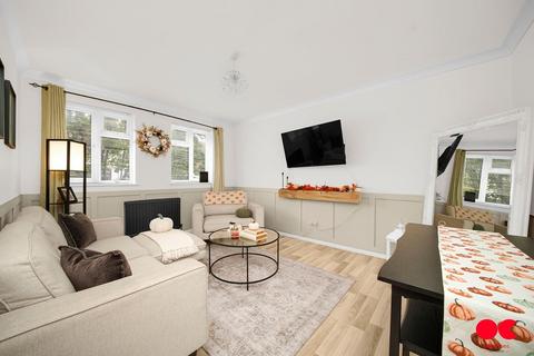 2 bedroom flat for sale, Main Road, Gidea Park RM2