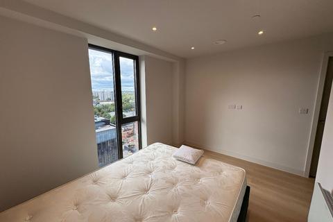 2 bedroom apartment to rent, Waterhouse Tower, Dutton Street