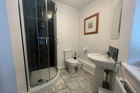 3 bedroom apartment to rent, St. Columbas Close, Coventry CV1