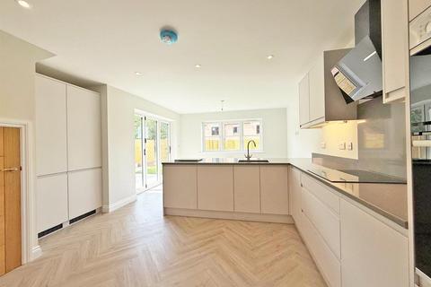 4 bedroom house for sale, 94 Londen Road, Shrewsbury