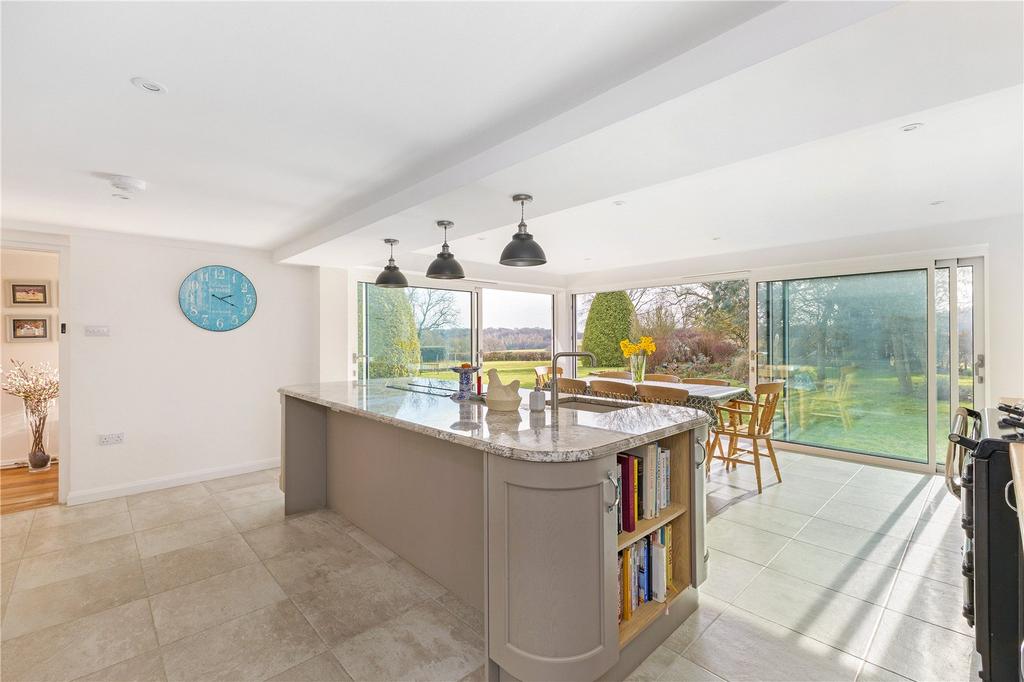 Kitchen/Breakfast