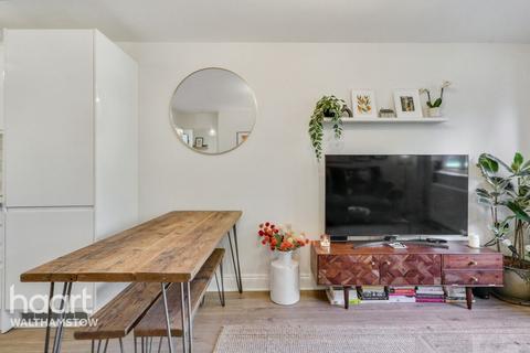 74 Chamberlain Place, London, E17 6AZ