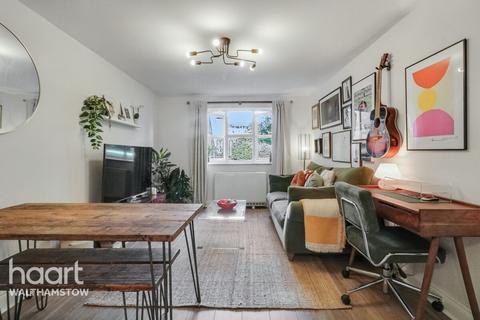 74 Chamberlain Place, London, E17 6AZ