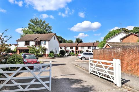 2 bedroom end of terrace house for sale, Stanley Gardens, Hersham KT12