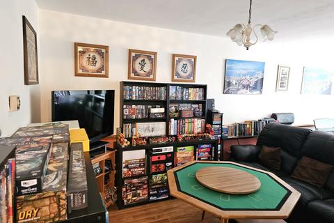 1 bedroom flat for sale, 43, Hanger View Way, London, London W3 0EY