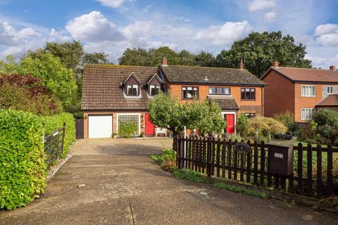4 bedroom detached house for sale, Norwich Road, Norwich NR11