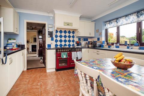 4 bedroom detached house for sale, Norwich Road, Norwich NR11