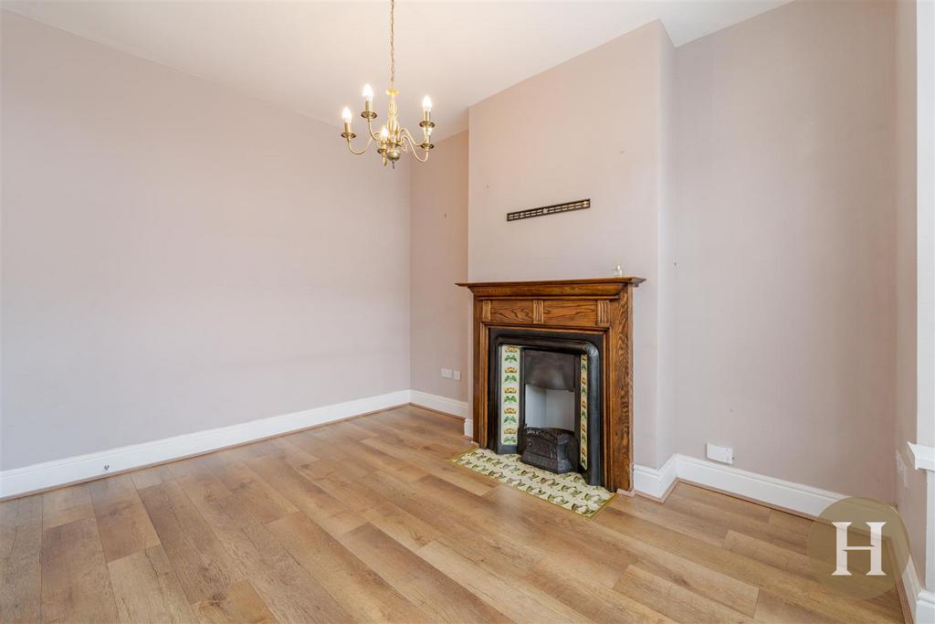 Hadleigh Estate Agents-32.jpg