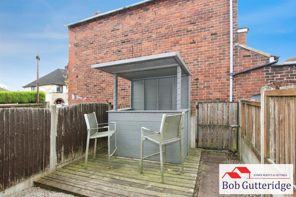 Enclosed rear yard
