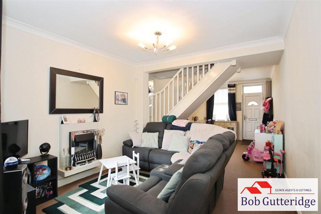 Through lounge / dining room