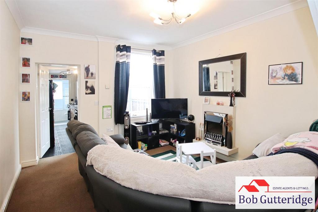 Through lounge / dining room