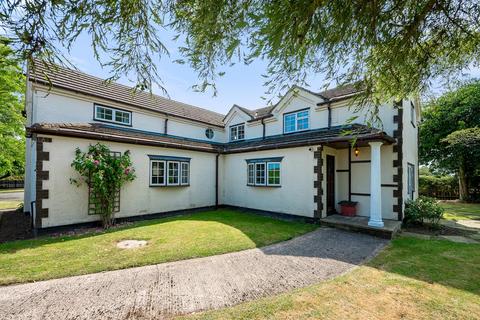 3 bedroom detached house for sale, Kisdon House, Hatton Hall Lane, Hatton Heath, Chester, CH3 9AP