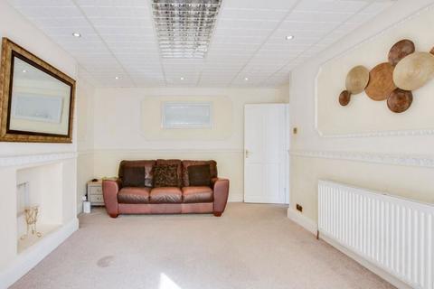 15 Baslow Road, Leicester, LE5 5HE