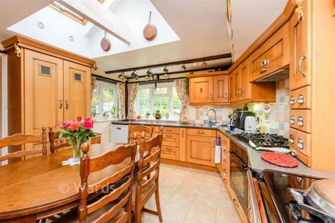 5 bedroom semi-detached house for sale, Priestwood Road, Meopham DA13
