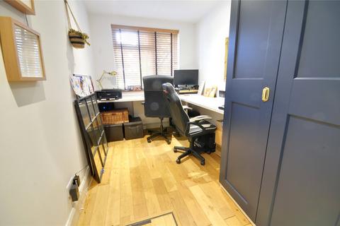 15 Blackwell Road, East Grinstead, RH19 3HP