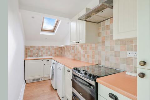 16 Barfields, Bletchingley, Redhill, RH1 4RA