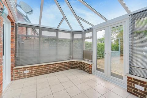 16 Barfields, Bletchingley, Redhill, RH1 4RA