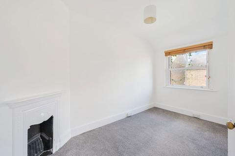 16 Barfields, Bletchingley, Redhill, RH1 4RA