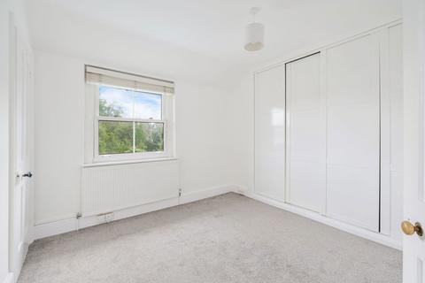 16 Barfields, Bletchingley, Redhill, RH1 4RA