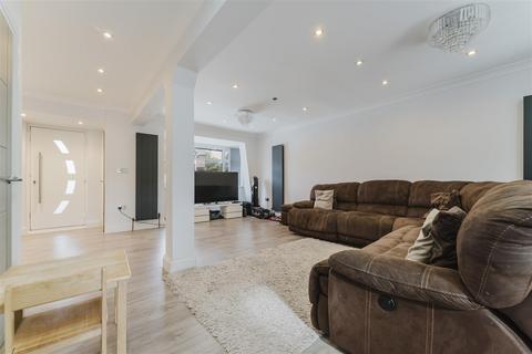 undefined, Carfax Road, Hayes UB3