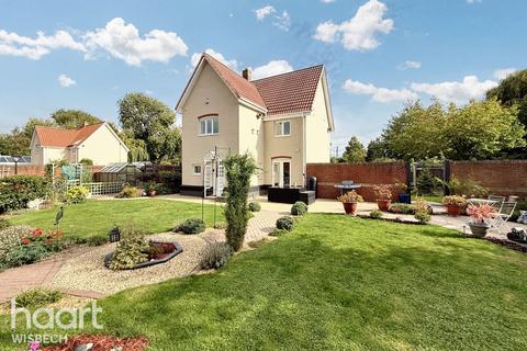 undefined, Grove Gardens, Elm