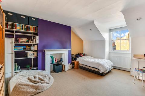 94 Highgate Hill, London, N6 5HE