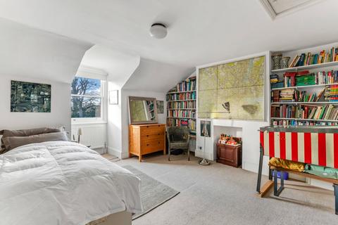 94 Highgate Hill, London, N6 5HE