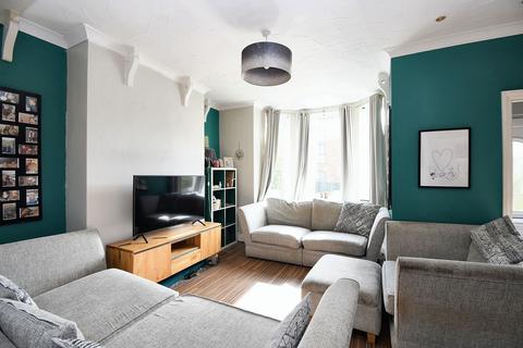 Barton Lane, Eccles, M30