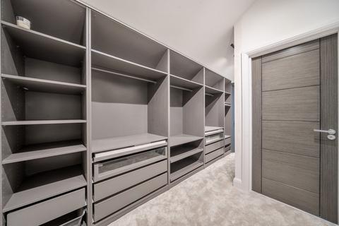 undefined, Grand Drive, London, SW20