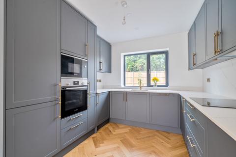 undefined, Grand Drive, London, SW20