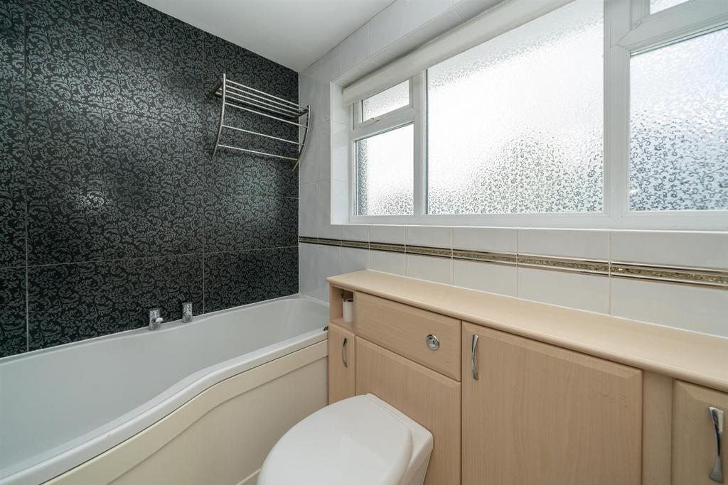 3-Grasmere-Close-2710.jpg