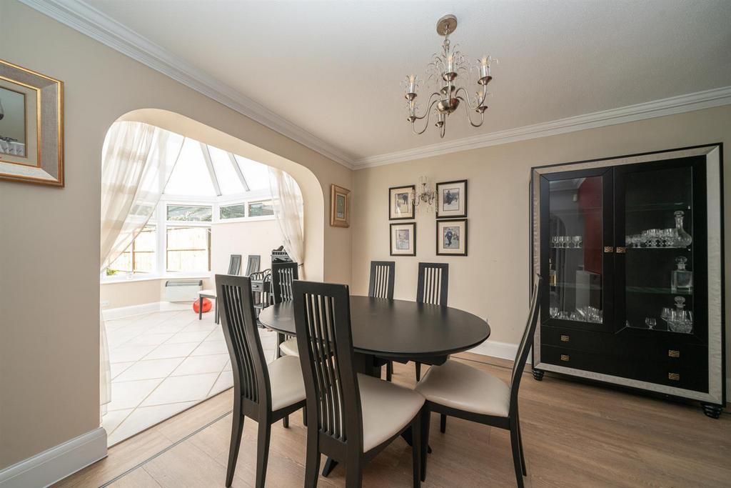 3-Grasmere-Close-2741.jpg