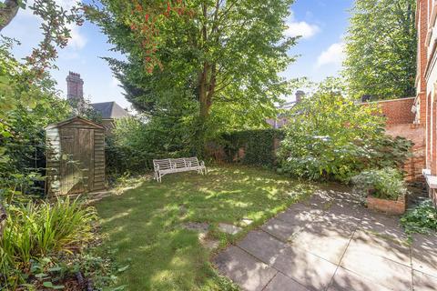 3 bedroom flat for sale, Arkwright Road, Hampstead, NW3
