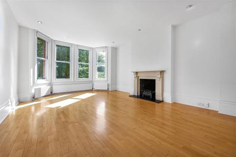 3 bedroom flat for sale, Arkwright Road, Hampstead, NW3