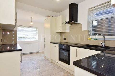 3 bedroom bungalow for sale, Sunnybank Road, Potters Bar, EN6