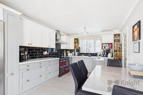 3 bedroom link detached house for sale, Clos De Corvez