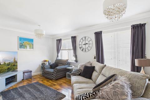 3 bedroom link detached house for sale, Clos De Corvez