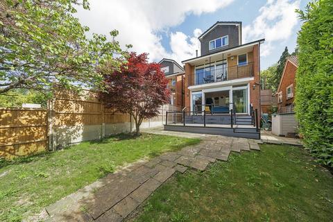 4 bedroom detached house to rent, Sutherland Avenue, Biggin Hill, Kent, TN16