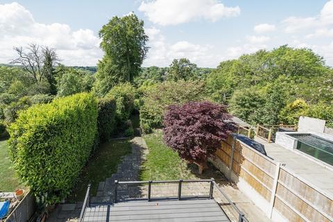 4 bedroom detached house to rent, Sutherland Avenue, Biggin Hill, Kent, TN16