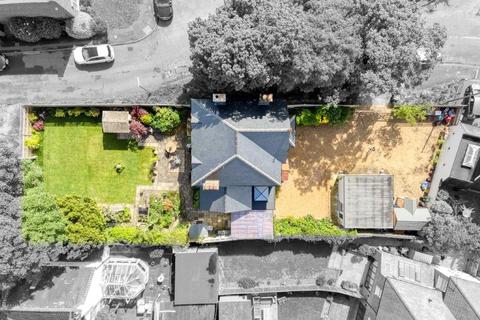 4 bedroom detached house for sale, Dunboe Place, Shepperton, TW17