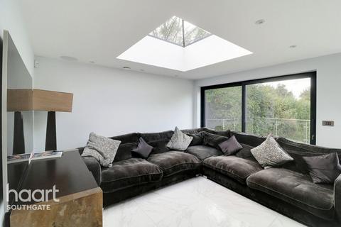 5 bedroom detached house for sale, Hanyards Lane, Potters Bar