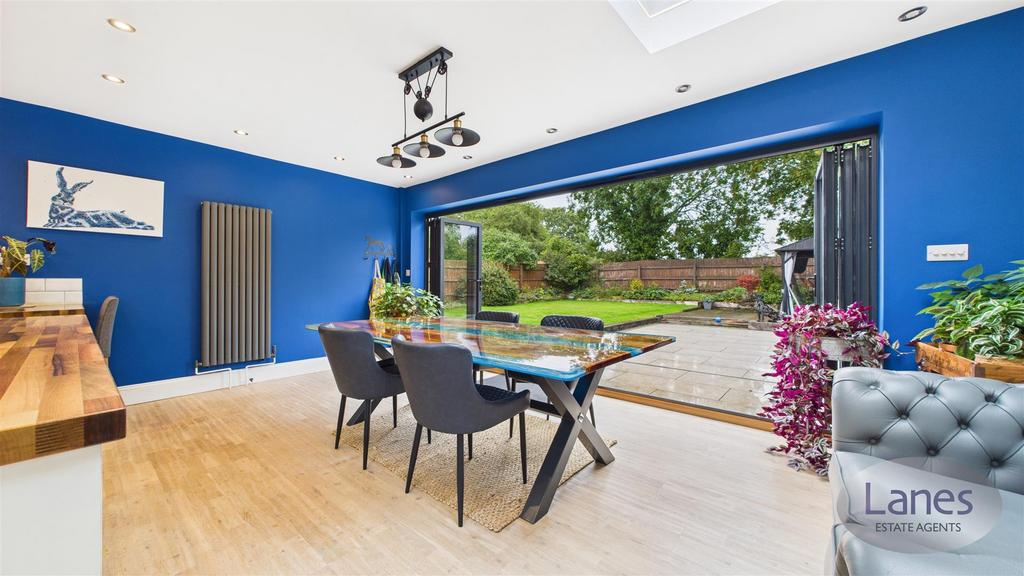 CAM03457 G0-PR0031-STILL040.jpg