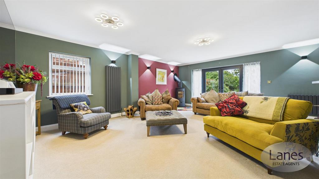 CAM03457 G0-PR0031-STILL020.jpg