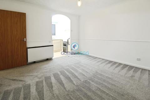 1 bedroom flat to rent, BRUCE CLOSE CIPPENHAM