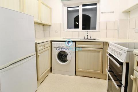 1 bedroom flat to rent, BRUCE CLOSE CIPPENHAM