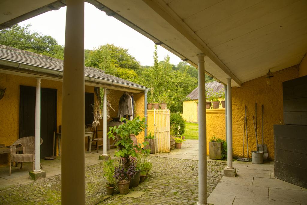 177081 - inigo.pant-y-ffynnonfarm.highres-51.jpg