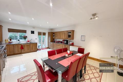 23 Dorset Avenue, Southall, UB2 4HG