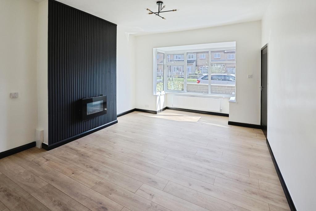 Pbox-living room-334489.JPG