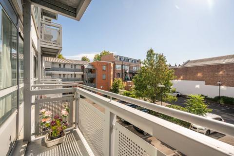 1 bedroom flat for sale, Courtenay House, Brixton Hill, London, SW2